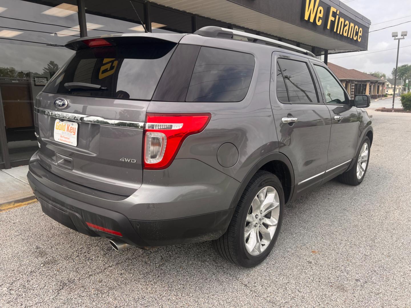 2014 Sterling Gray Metallic Ford Explorer Limited 4WD (1FM5K8F87EG) with an 3.5L V6 DOHC 24V engine, 6-Speed Automatic transmission, located at 1633 W Kimberly, Davenport, IA, 52806, (563) 323-5341, 41.559456, -90.598732 - Photo#3